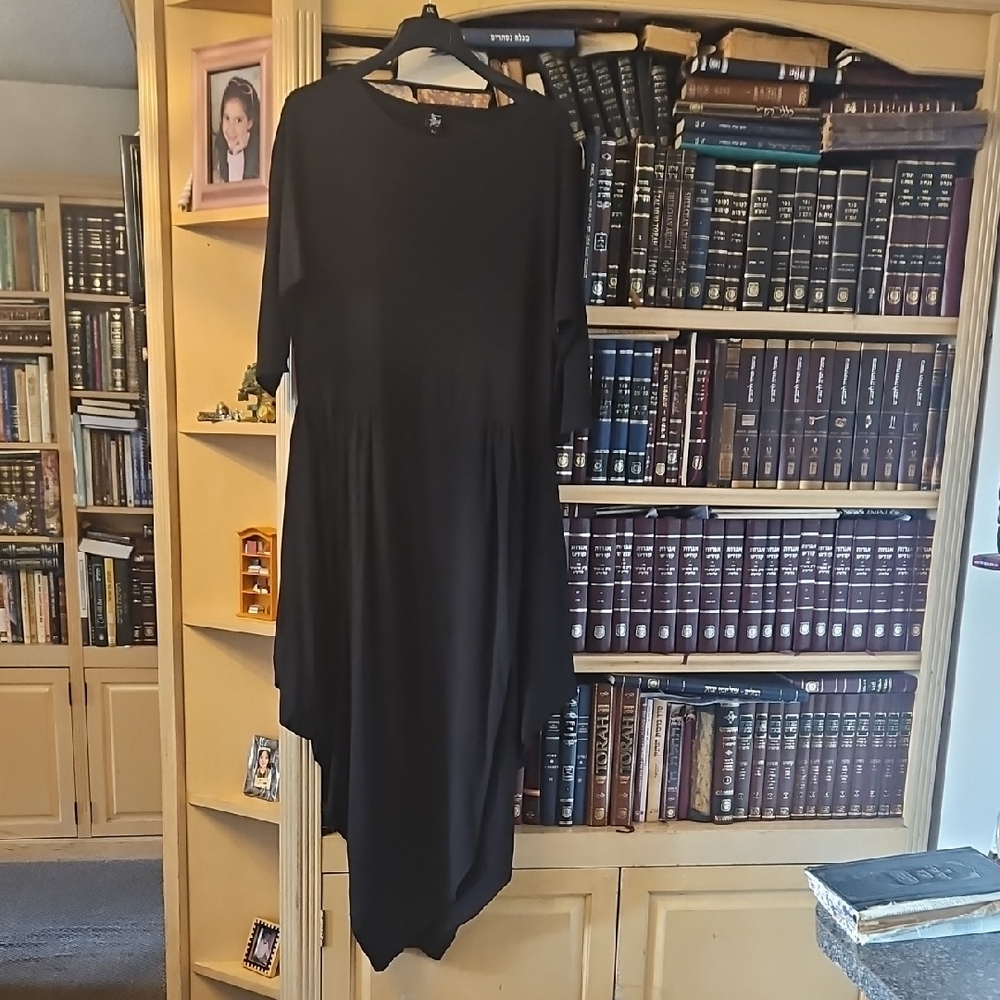 Elegant Asymmetrical Black Dress